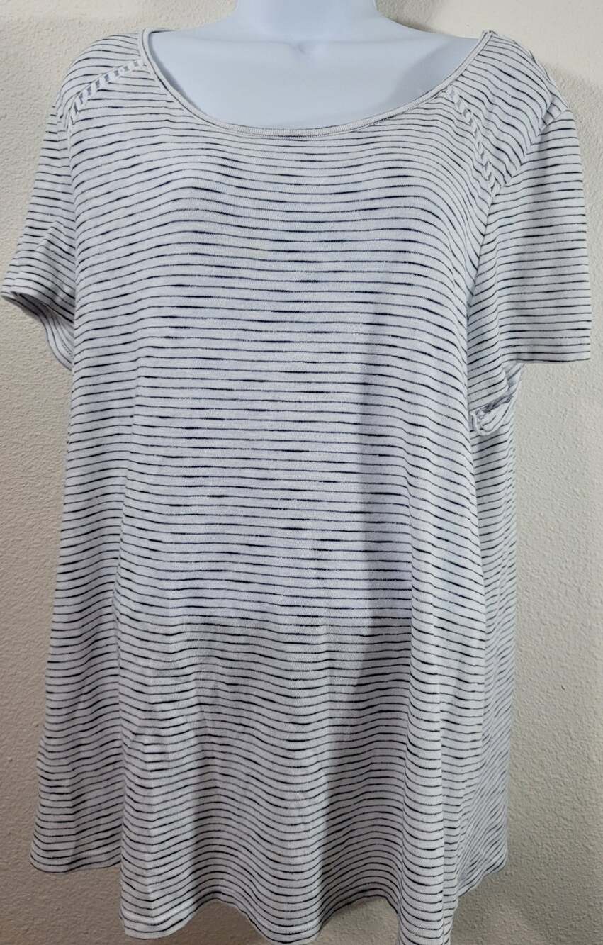 Lane Bryant White Blue Striped Lace Up Back Insert Top 18 20 Lightweight Flowy